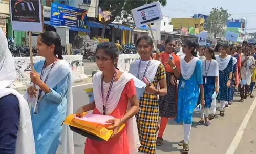 குமாரபாளையத்தில் சாலை பாதுகாப்பு விழிப்புணர்வு பேரணி