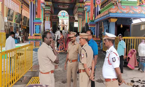 நாமக்கல் ஆஞ்சநேயர் கோவிலில் பாதுகாப்பு பணிகள் குறித்து போலீஸ் சூப்பிரண்டு ஆய்வு