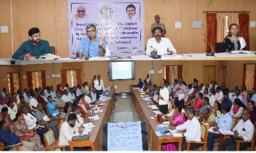 கடலூரில் வடகிழக்கு பருவமழை முன்னேற்பாடு பணிகள் குறித்து ஆய்வு கூட்டம்