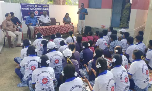 திண்டுக்கல் அருகே நாட்டு நலப்பணி திட்ட முகாம்