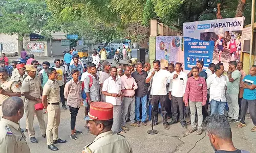 விளையாட்டு வீரர்கள் நலச்சங்கத்தினர் போராட்டம்