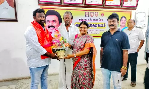 தூத்துக்குடி இளம் ஆராய்ச்சியாளருக்கு அமைச்சர் கீதாஜீவன் பாராட்டு