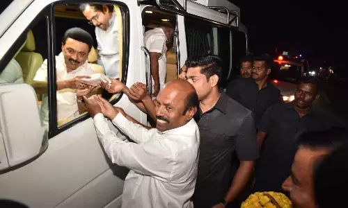 திருவண்ணாமலையில் வடக்கு மண்டல தி.மு.க. வாக்கு சாவடி முகவர்கள் கூட்டம்: முதலமைச்சருக்கு பிரமாண்ட வரவேற்பு