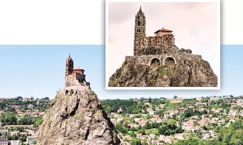 எரிமலைக்குள் ஒரு தேவாலயம்