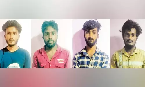 கொள்ளையர்களை அரிவாளை கொண்டு விரட்டிய முதியவர்: பெண்ணிடம் நகை பறிக்க முயன்ற 4 பேர் கைது