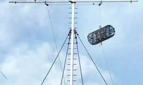 தூத்துக்குடி துறைமுகத்தில் 1-ம் எண் புயல் எச்சரிக்கை கூண்டு ஏற்றம்