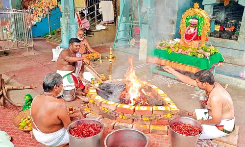 துர்காஷ்டமியை முன்னிட்டு நெல்லை சொக்கநாதர் கோவிலில்  சூலினி துர்கா ஹோமம்