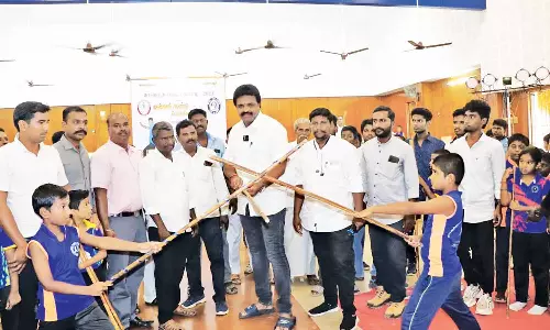 தஞ்சையில், இன்று மாணவர்களுக்கு சிலம்ப போட்டி