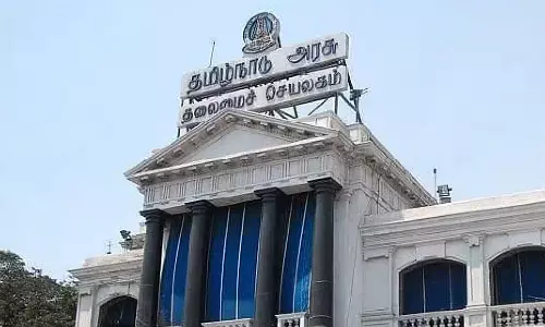 ஆசிரியர் பணியில் சேருவதற்கான வயது வரம்பு உயர்வு- தமிழக அரசு