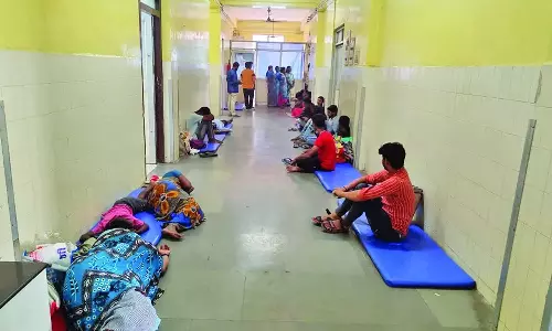 தொடர் விடுமுறையால் விபத்துகள் அதிகரிப்பு: அரசு ஆஸ்பத்திரியில் குவியும் நோயாளிகள்