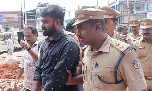 கடைக்கு முன் படுத்து தூங்கிய ஊனமுற்ற மூதாட்டியை தூக்கிச்சென்று பாலியல் பலாத்காரம் செய்த வாலிபர்