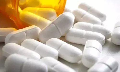 கஞ்சா, போதை மாத்திரைகளுடன் சிக்கிய வாலிபர்கள்: அரசு ஆஸ்பத்திரி ஊழியர்களே உடந்தையாக இருந்தது அம்பலம்