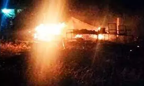 பொத்தனூர் அருகே வீடு தீப்பிடித்து எரிந்துரூ.3 லட்சம் பொருட்கள் சேதம்