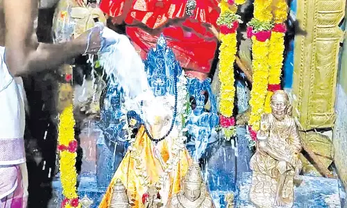 விவசாயம் செழிக்க வேண்டி தேவதுர்க்கை அம்மனுக்கு அபிஷேகம்