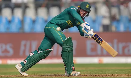 டி காக் அதிரடி சதம்.. 382 ரன்களை குவித்தது தென் ஆப்பிரிக்கா