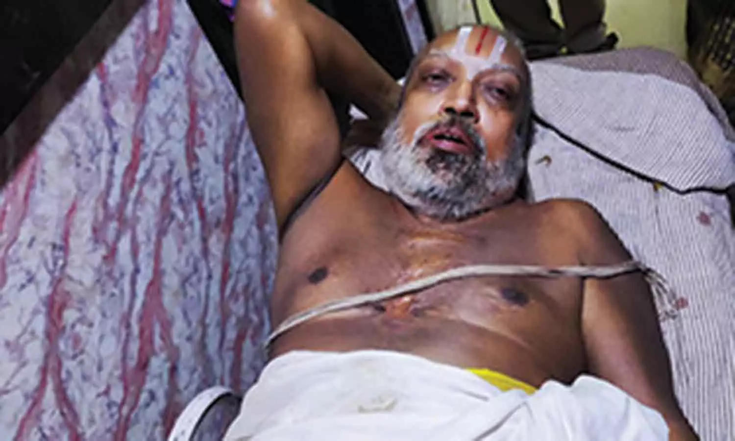 திருவல்லிக்கேணியில் மேலும் ஒரு முதியவரை மாடு முட்டி தூக்கி வீசியது-  பொதுமக்கள் பீதி | Tamil News Triplicane one more old man was knocked down  by a cow