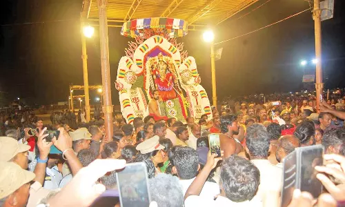 தசரா திருவிழா: குலசேகரன்பட்டினத்தில் கோலாகலமாக நடைபெற்ற சூரசம்ஹாரம்