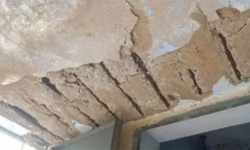 ஜலகண்டாபுரத்தில் மேற்கூரை இடிந்து விழும் அபாயத்தில் நூலக கட்டிடம்