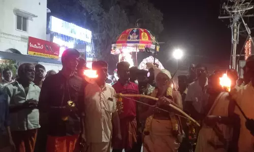 விராலிமலை முருகன் கோவிலில் அம்பு போடுதல் நிகழ்ச்சி