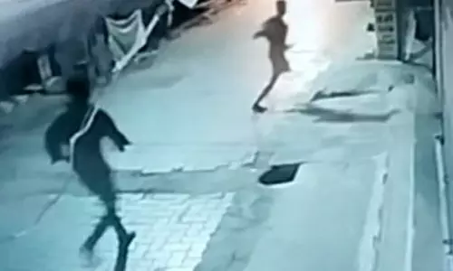 இரவு நேரங்களில் வீதிகளில் சுற்றும் மர்ம நபர்கள்: சி.சி.டி.வி. கேமரா காட்சிகள் வைத்து போலீசார் விசாரணை