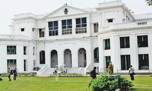 ஆளுநர் மாளிகை முன்பு பெட்ரோல் வெடிகுண்டு வீச்சு- கைதான நபர் பரபரப்பு வாக்குமூலம்