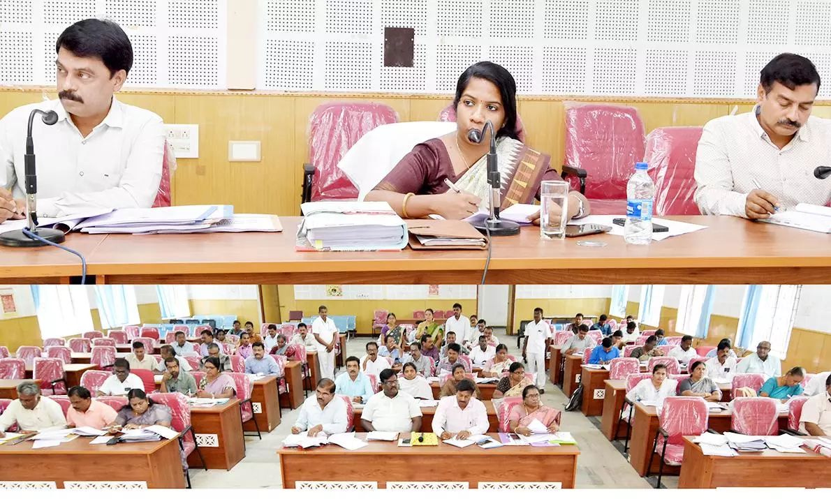 ஊரக வளர்ச்சித்துறை திட்டப்பணிகள் குறித்த ஆய்வு கூட்டம் ஊரக வளர்ச்சித்துறை திட்டப்பணிகள் குறித்த ஆய்வு கூட்டம்
