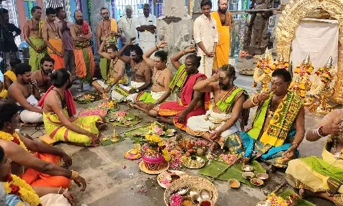 பிரசித்தி பெற்ற கோட்டை மாரியம்மன் கோவில் கும்பாபிஷேகம் நாளை நடக்கிறது