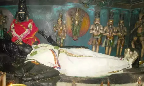 பிரதோஷ நாயகர் பள்ளிகொண்டீஸ்வரர்
