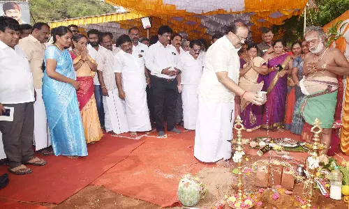 ஒட்டன்சத்திரம் குழந்தை வேலப்பர் கோவில் மலைப்பாதையில் அனைத்து வசதிகளுடன் கிரிவலப்பாதை