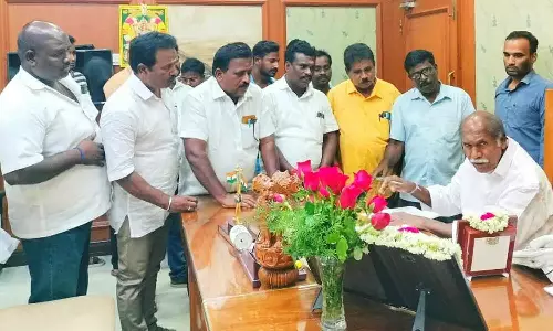 மூலநாதர் கோவிலில் தீர்த்தவாரி மண்டபம் அமைக்க வேண்டும்