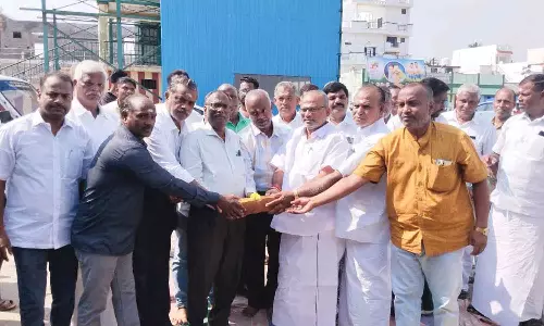 வீராம்பட்டினம் தேரோடும் வீதியில்  ரூ.25 லட்சத்தில் தார் சாலை