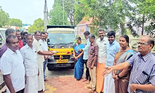 சுரண்டை நகராட்சி அலுவலகத்தில் ஆயுத பூஜை விழா