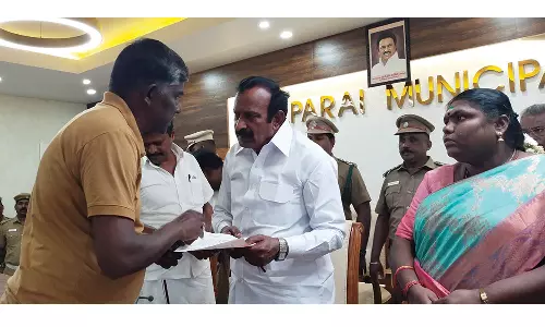 வால்பாறையில் உள்ள அரசு மருத்துவமனைகளை தரம் உயர்த்த வேண்டும்- அமைச்சரிடம் சி.ஐ.டி.யு. தொழிற்சங்கம் கோரிக்கை