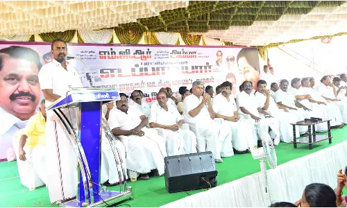 மக்கள் நலனுக்காக துணிச்சலான முடிவுகளை எடுப்பவர் எடப்பாடி பழனிசாமி -எஸ்.பி.வேலுமணி பேச்சு