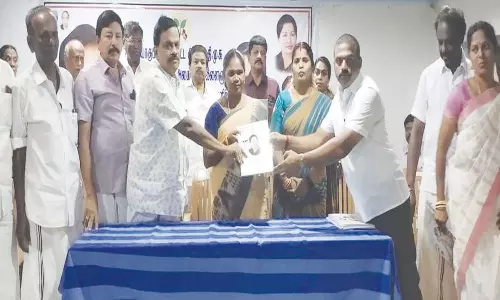 குமரி கிழக்கு மாவட்ட அ.தி.மு.க. சார்பில் சிறப்பு சுருக்க முறை திருத்தத்தில் கவனம் செலுத்தி புதிய வாக்காளர்களை சேர்க்க வேண்டும் பூத் கமிட்டி நிர்வாகிகள் கூட்டத்தில் பொறுப்பாளர் பேச்சு