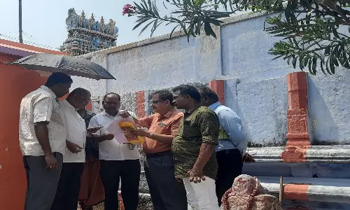 கன்னியாகுமரி பகவதி அம்மன் கோவிலில் ராஜகோபுரம் கட்டும் இடத்தில் தலைமை ஸ்தபதி ஆய்வு