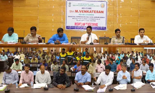 தமிழகத்தில் தூய்மைப்பணியாளா்களுக்கான  ஒப்பந்த முறையை முழுவதுமாக ஒழிக்க வேண்டும் - தேசிய தூய்மைப்பணியாளா்கள் ஆணைய  தலைவா் பேச்சு