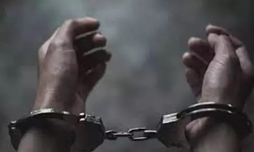 மாட்டு வண்டிகளில் மணல் கடத்திய 3 பேர் கைது