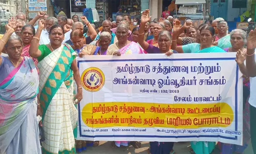மறியலுக்கு முயன்ற சத்துணவு ஊழியர்கள் 132 பேர் கைது