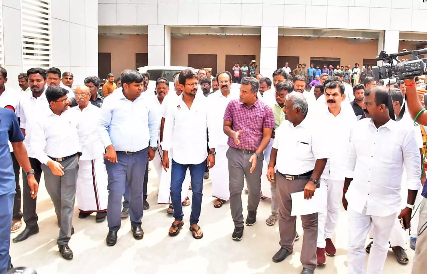 நெல்லை சந்திப்பு பஸ் நிலைய கட்டுமான பணிகளை அமைச்சர் உதயநிதி ஸ்டாலின் ஆய்வு