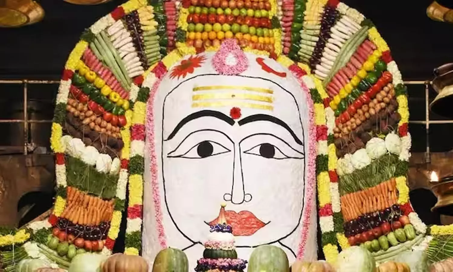 வளமை குன்றா வாழ்வு தரும் அன்னாபிஷேக தரிசனம் வளமை குன்றா வாழ்வு தரும் அன்னாபிஷேக தரிசனம்