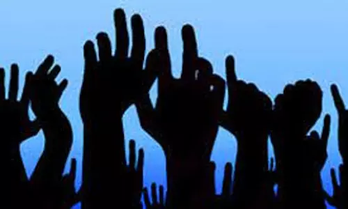 கூட்டுறவு நூற்பாலை தொழிலாளர்கள் போனஸ் கேட்டு ஆர்ப்பாட்டம்