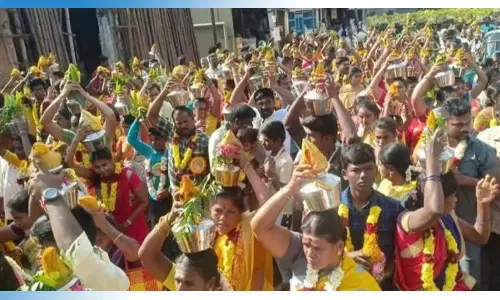 மருதுபாண்டியர்கள் 222-வது குருபூஜை; அரசியல் கட்சியினர் மரியாதை