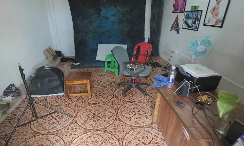 ஸ்டூடியோவிற்குள் இருந்தடிரோன், டிஜிட்டல் கேமிரா, லேப்டாப் திருட்டுபண்ருட்டி போலீசார் விசாரணை