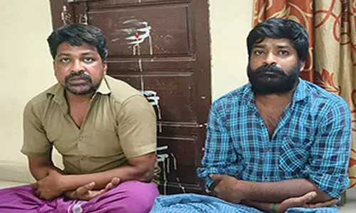 புதுச்சேரியில் இருந்து சிதம்பரத்துக்கு  ஆட்டோவில் நூதன முறையில்சாராயம் கடத்திய 2 பேர் கைது