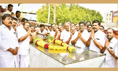 மருதுபாண்டியர்கள் நினைவிடத்தில் அ.தி.மு.க.வினர் மரியாதை