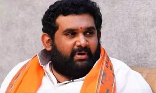 பா.ஜ.க. பிரமுகர் அமர் பிரசாத் ரெட்டி கோர்ட்டில் ஆஜர்