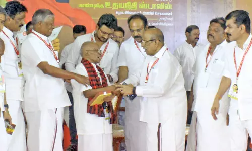 பெரியார், அண்ணா, கருணாநிதியின் மறு உருவங்களை உங்களில் பார்க்கிறேன்- பொற்கிழி வழங்கும் நிகழ்ச்சியில் அமைச்சர் உதயநிதி உருக்கம்