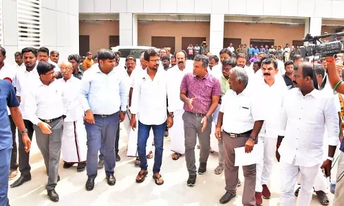 நெல்லை சந்திப்பு பஸ் நிலைய கட்டுமான பணிகளை அமைச்சர் உதயநிதி ஸ்டாலின் ஆய்வு