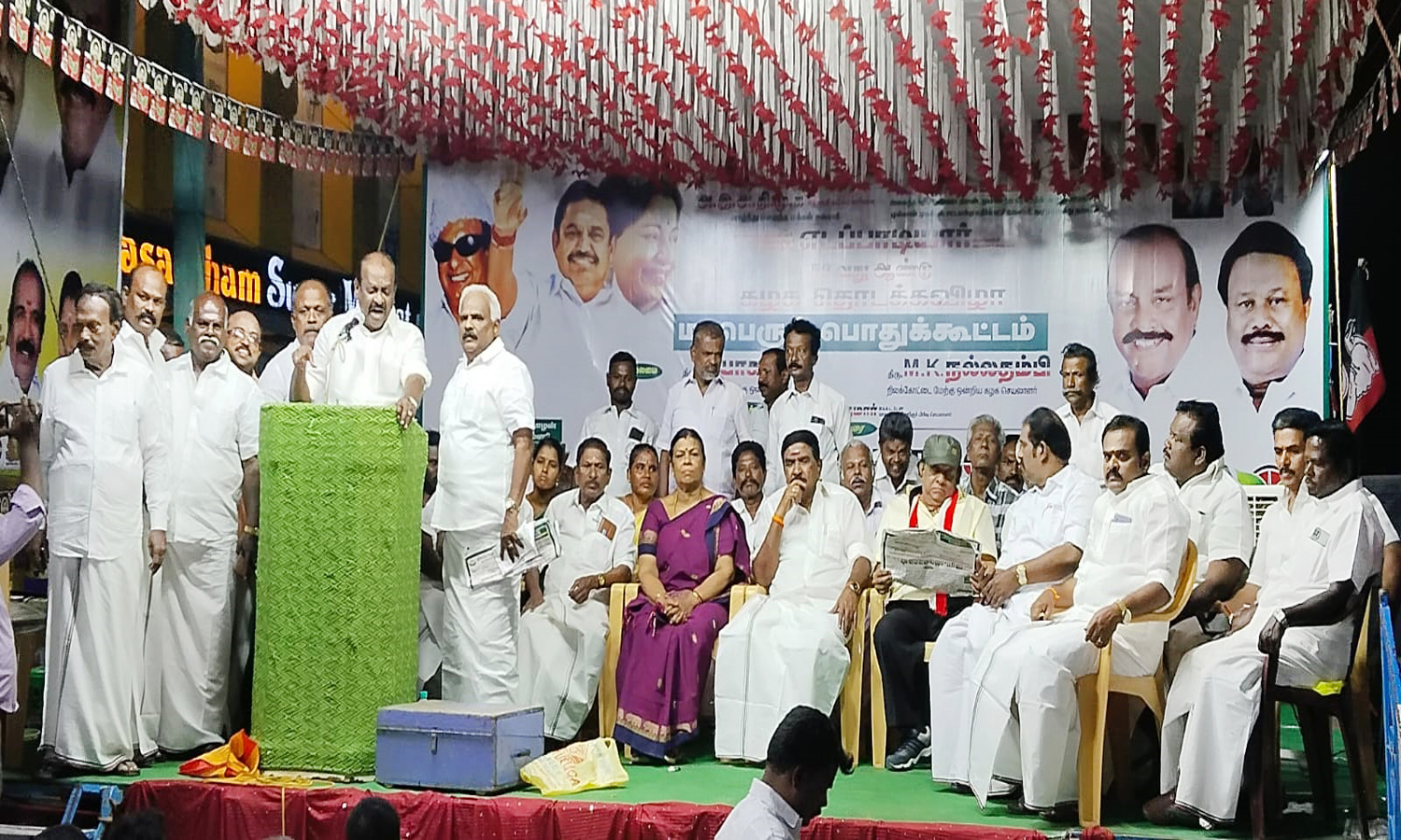 மக்களை தெளியவிடாமல் போதையிலேயே வைத்திருப்பதுதான் திராவிட மாடல்